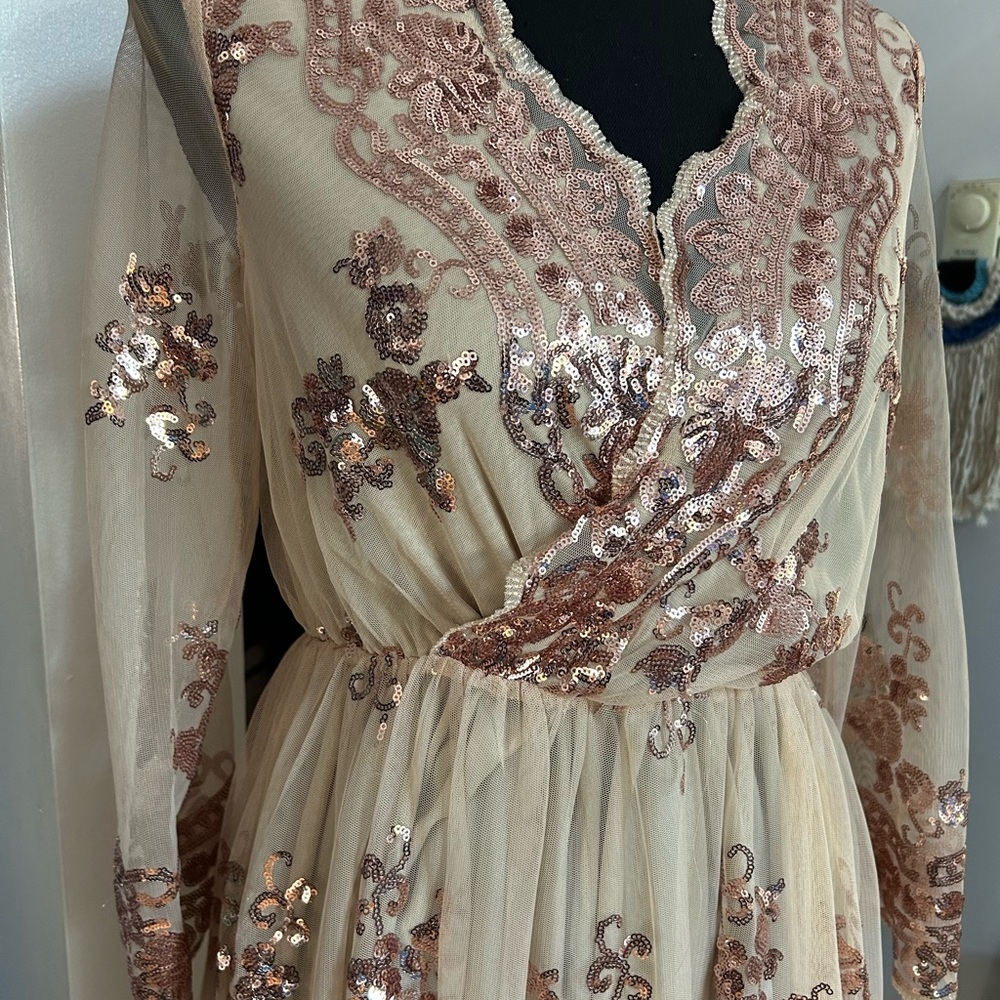Chic Sequin Embellished Long Sleeve Dress - Picture 10 of 16